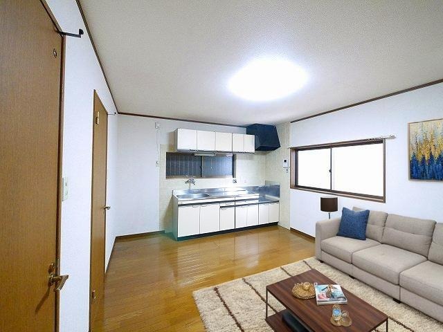 居室・リビング　CGで家具等を配置したもので家具等は含まれません