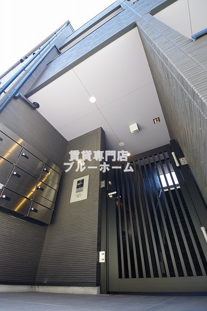 建物外観　木造3階建ての物件！