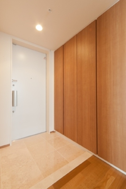 玄関　※写真は同タイプ住戸です。