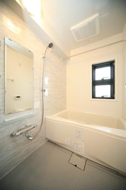 バス・シャワールーム　別タイプ部屋　参考写真です