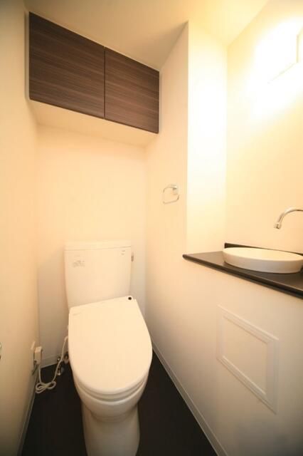 トイレ　別タイプ部屋　参考写真です