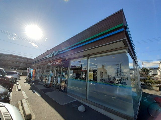 コンビニ　ファミリーマート仙台国見ケ丘店（コンビニ）まで499m