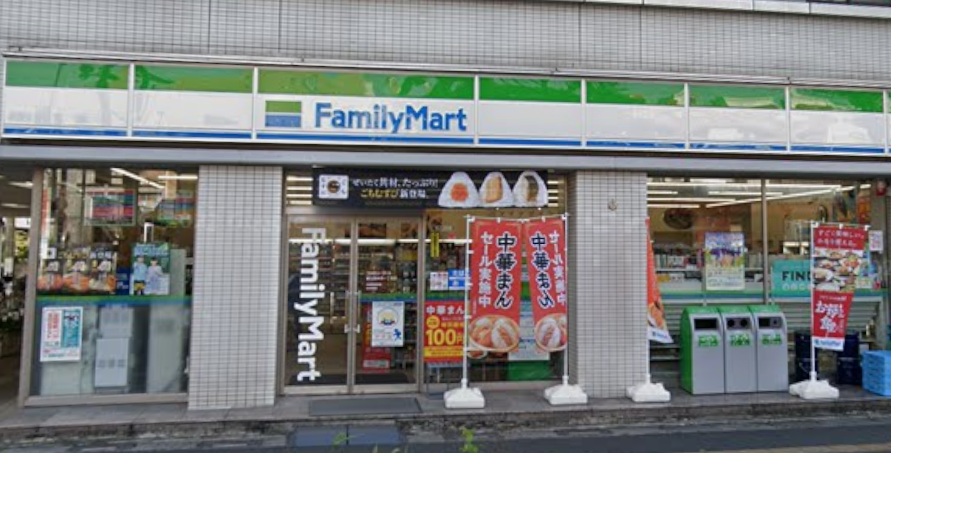 コンビニ　ファミリーマート春日部中央一丁目店（コンビニ）まで233m