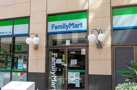 コンビニ　ファミリーマート 西新宿三井ビル店（コンビニ）まで286m