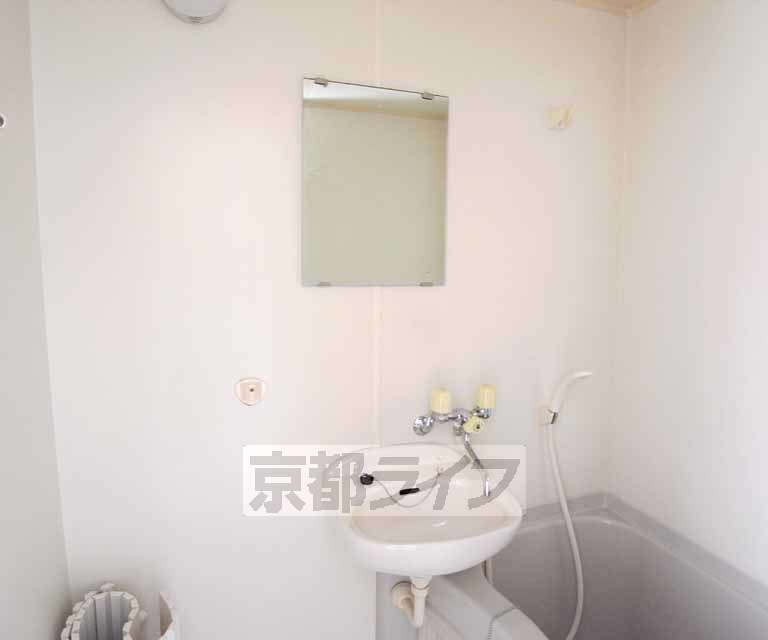 洗面設備　国際会館４分！リーズナブル！