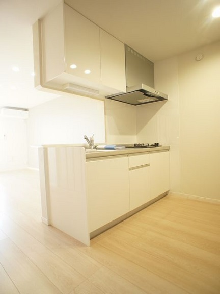 キッチン　システムキッチン3口コンロ付きです♪