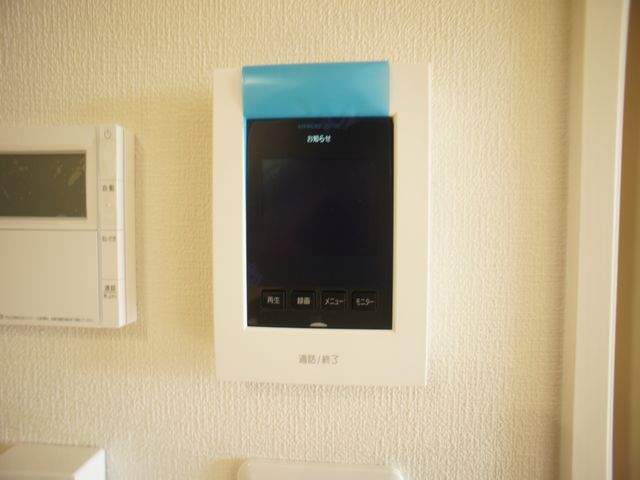 セキュリティ　訪問者の確認ができるTVドアホン付きです♪