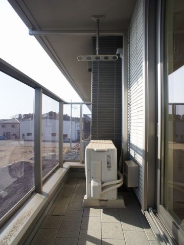 バルコニー　日当たり良好！お洗濯物がたくさん干せます♪