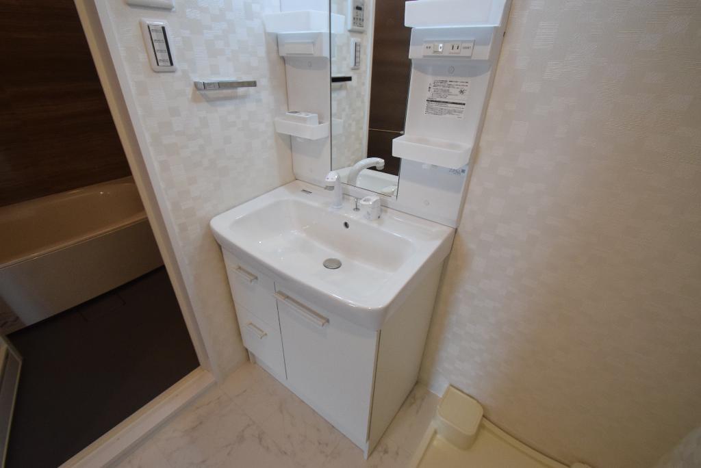 洗面設備　洗髪洗面化粧台