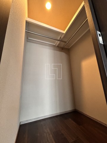 収納　コンフォリア北浜　ウォークインクローゼット