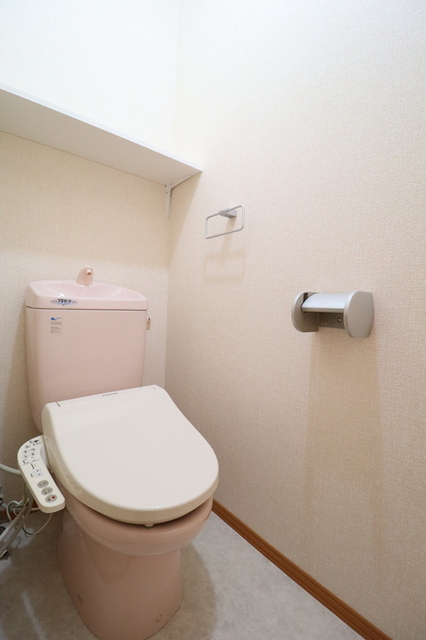 トイレ　温水洗浄便座