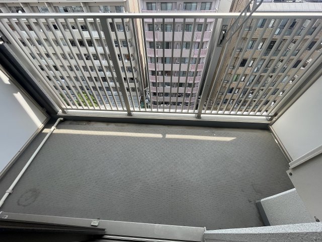 バルコニー　バルコニーからの眺めを楽しみながら食事をしませんか