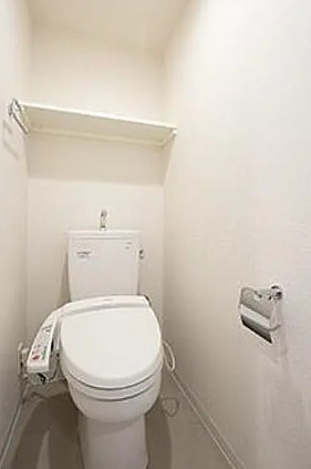 トイレ　別部屋の写真を使用しております。