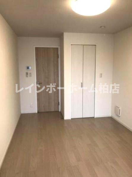 居室・リビング　こちらの居間で趣味の時間をお楽しみください