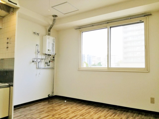 居室・リビング　◆都市ガスにつき光熱費がお得！◆バスセンター前駅徒歩3分！