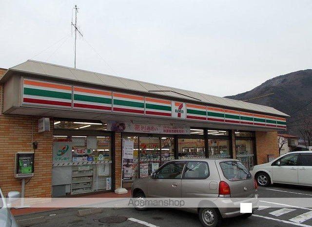 コンビニ　セブンイレブン戸倉店（コンビニ）まで79m
