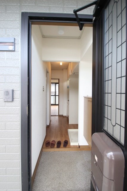 玄関　同物件別棟別室