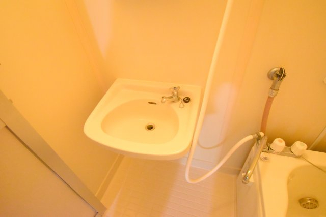 洗面設備　※別部屋参考画像です。