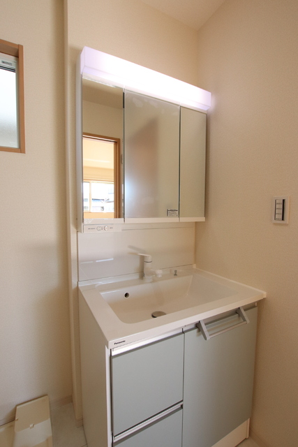 洗面設備　★独立洗面化粧台　朝の身支度を効率よく★