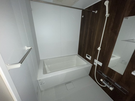 バス・シャワールーム　※別部屋の写真です