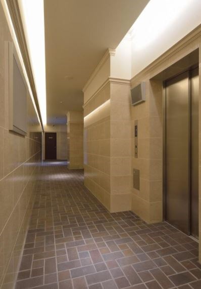 ロビー　★見学予約受付中★