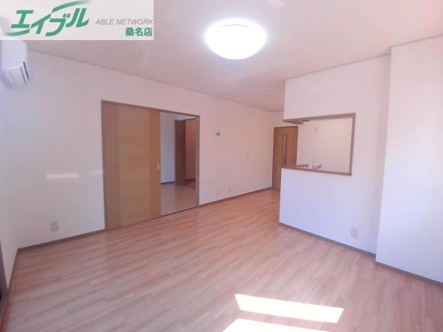 居室・リビング　反転タイプ参考写真