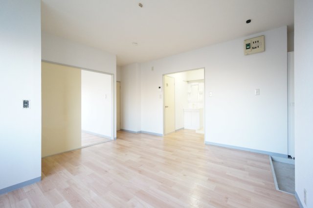 居室・リビング　大変人気な末広エリア！ 物件、駅でお待ち合わせでのご案内歓迎