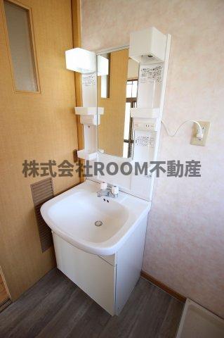 洗面設備　朝の身支度には欠かせない独立洗面化粧台