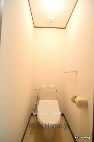 トイレ　写真は別のお部屋のものでございます