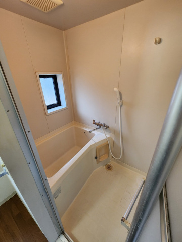 バス・シャワールーム　同物件別号室の写真です。