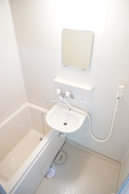 バス・シャワールーム　ひとり暮らしに嬉しいバストイレ別