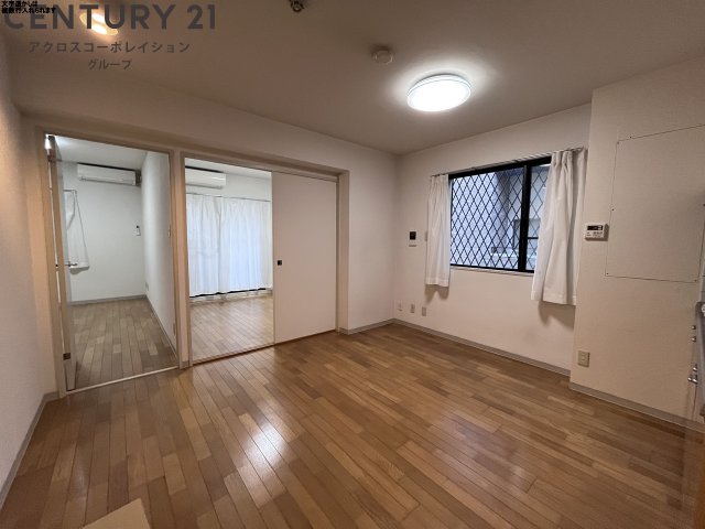 居室・リビング　壁付けキッチンでスペースを有効活用できます！