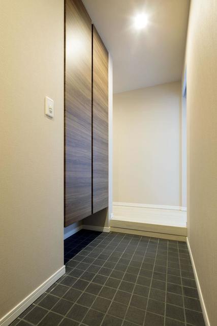 玄関　※写真は同タイプ住戸です。