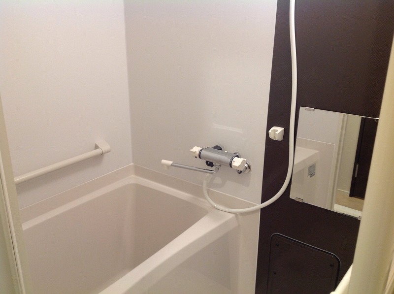 バス・シャワールーム　カラーパネル付き