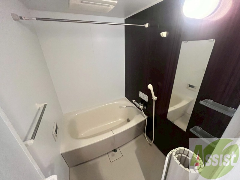 バス・シャワールーム　お風呂になります。一日の疲れを癒してくださいね。