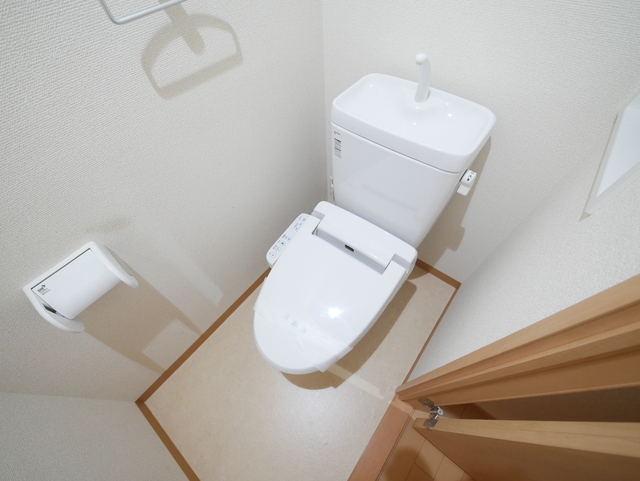 トイレ　★温水洗浄便座付きトイレです★