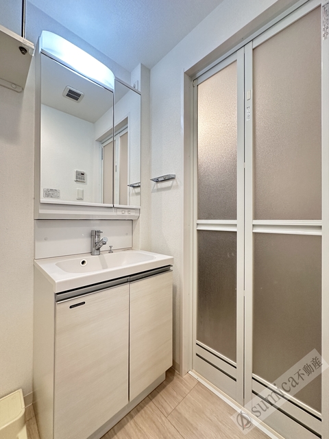 洗面設備　同施工の参考写真です