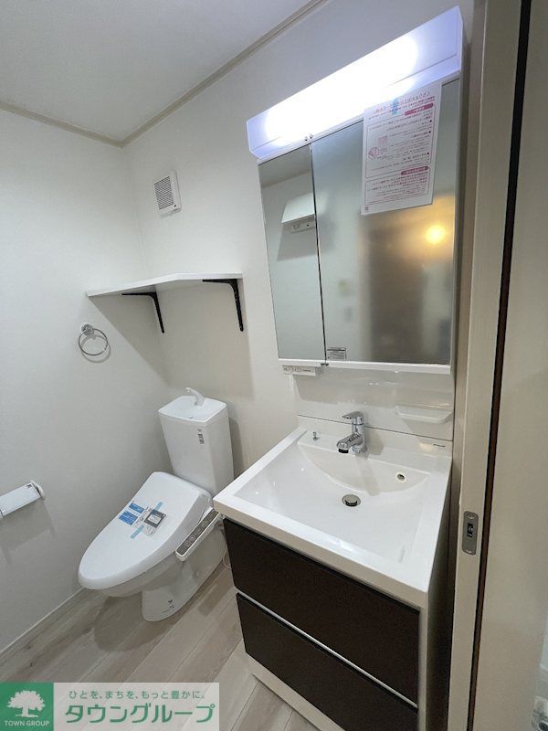 洗面設備　洗面台はシャワーノズルが伸縮！身支度が快適です♪