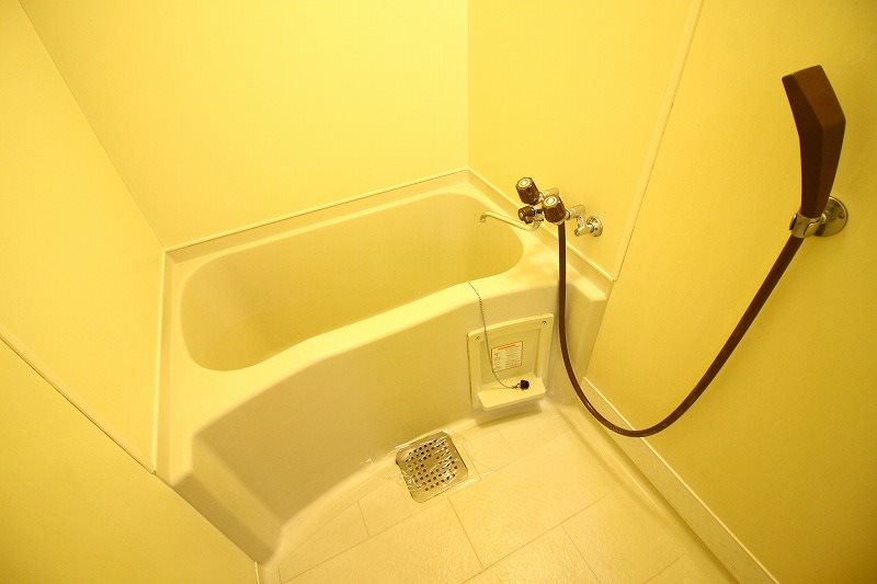 バス・シャワールーム　広々したお風呂なので使いやすくなってます