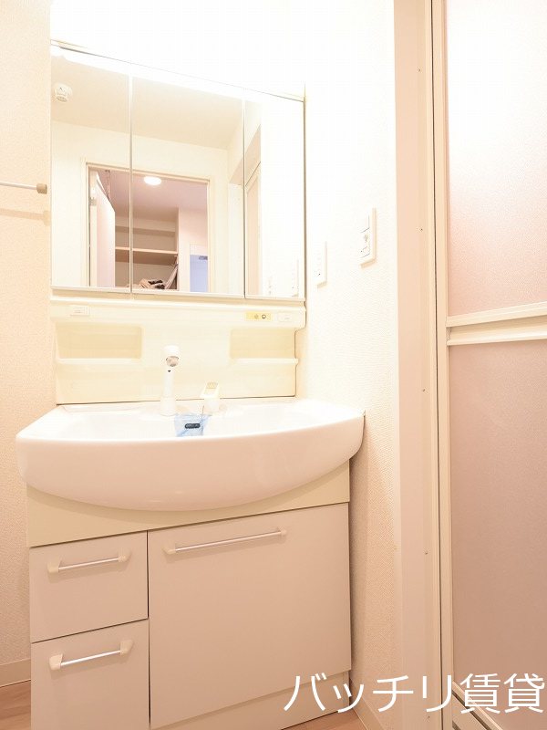 洗面設備　別室写真の為、現状を優先いたします。