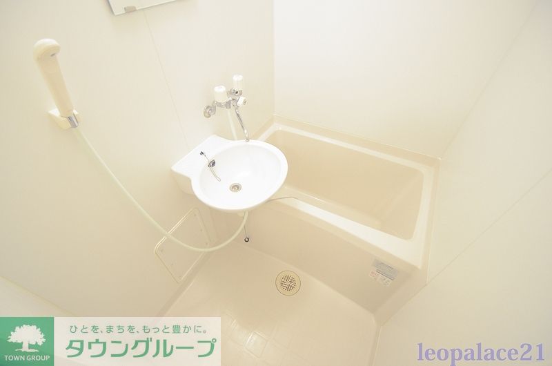 バス・シャワールーム　同タイプの部屋の写真です。仕様、設備は現況と異なる場合があ…