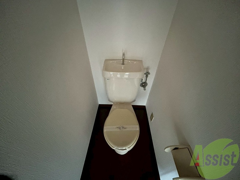 トイレ　お手洗いです。ウォシュレット機能は付いておりません。