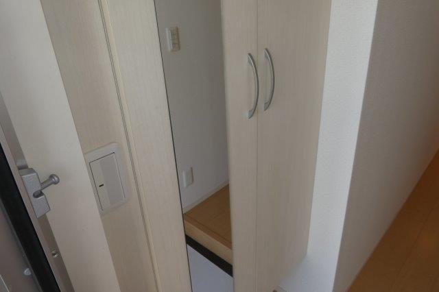 玄関　シューズボックス