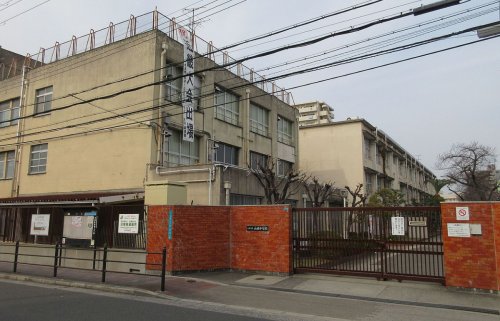 中学校　瓜破中学校（中学校）まで751m