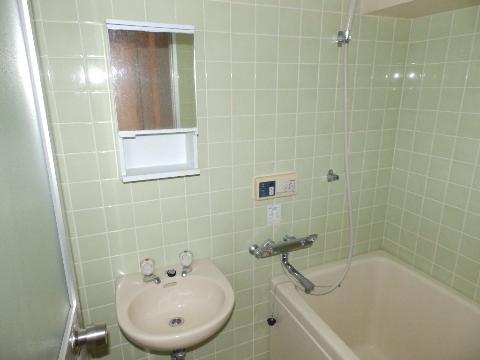 バス・シャワールーム　バス