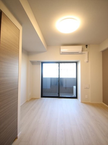 居室・リビング　6.4帖洋室♪エアコン・照明器具完備♪