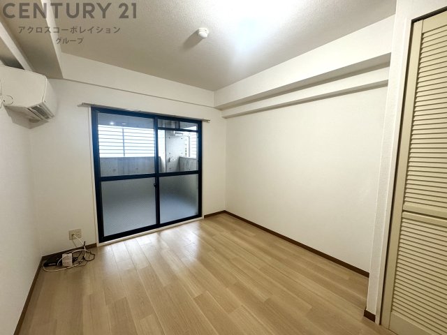 居室・リビング　エアコン付きで快適に過ごせます♪