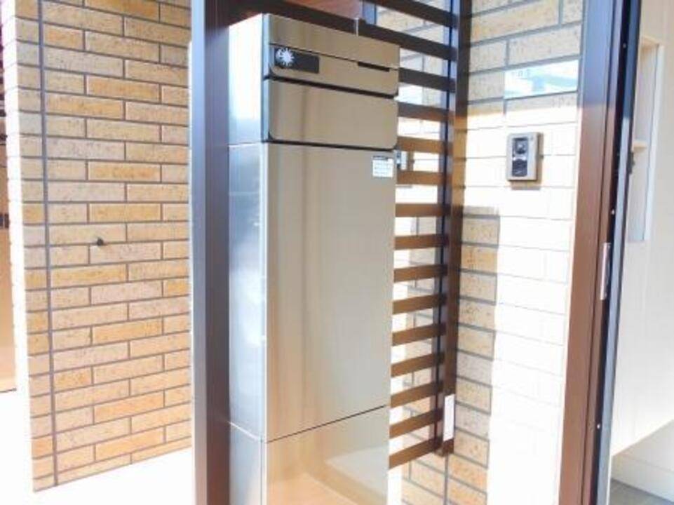 エントランス　宅配ボックス