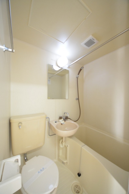 バス・シャワールーム　★ユニットバスはお掃除も楽々★