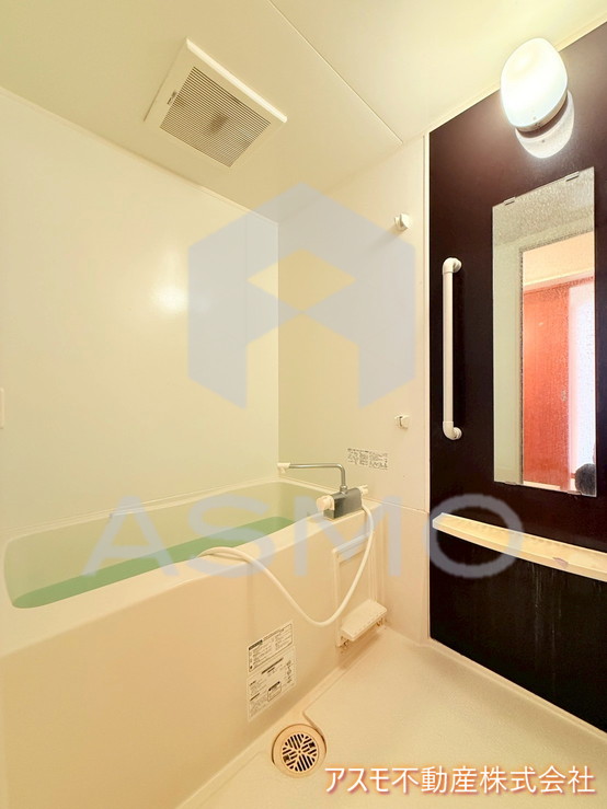 バス・シャワールーム　同マンション別部屋参考写真